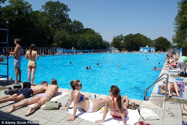 Berlin will let women to use topless swimming pools