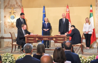 EU hails Tunisia cash aid despite row over country’s central bank