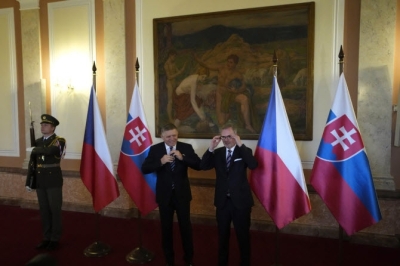 Czech Republic Cuts All Ties with Slovakia After Meeting With Russians