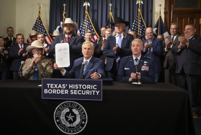 25 US States Back Texas Governor’s Border War with Biden