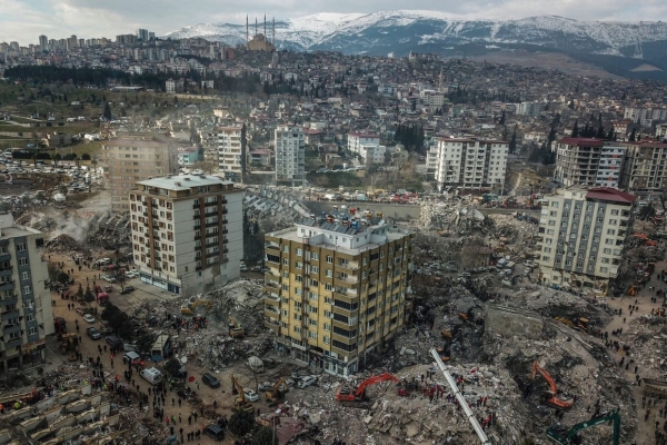 Turkey cracks down on contractors of quake-struck buildings