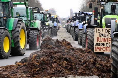 German government backtracks on tax hikes for farmers following protests